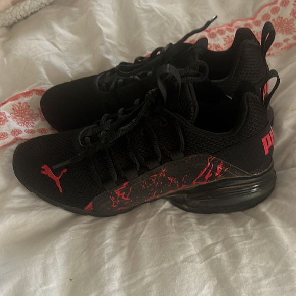 Size 5.5 US black and red Puma shoes. Worn only twice by my son, too small now. - Picture 1 of 8